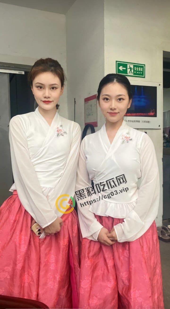 抖音【小雪抱抱】又见崇洋媚外的恶臭双标女   还是深圳大学培养的？ 盲猜一手 她是美妆博主-7