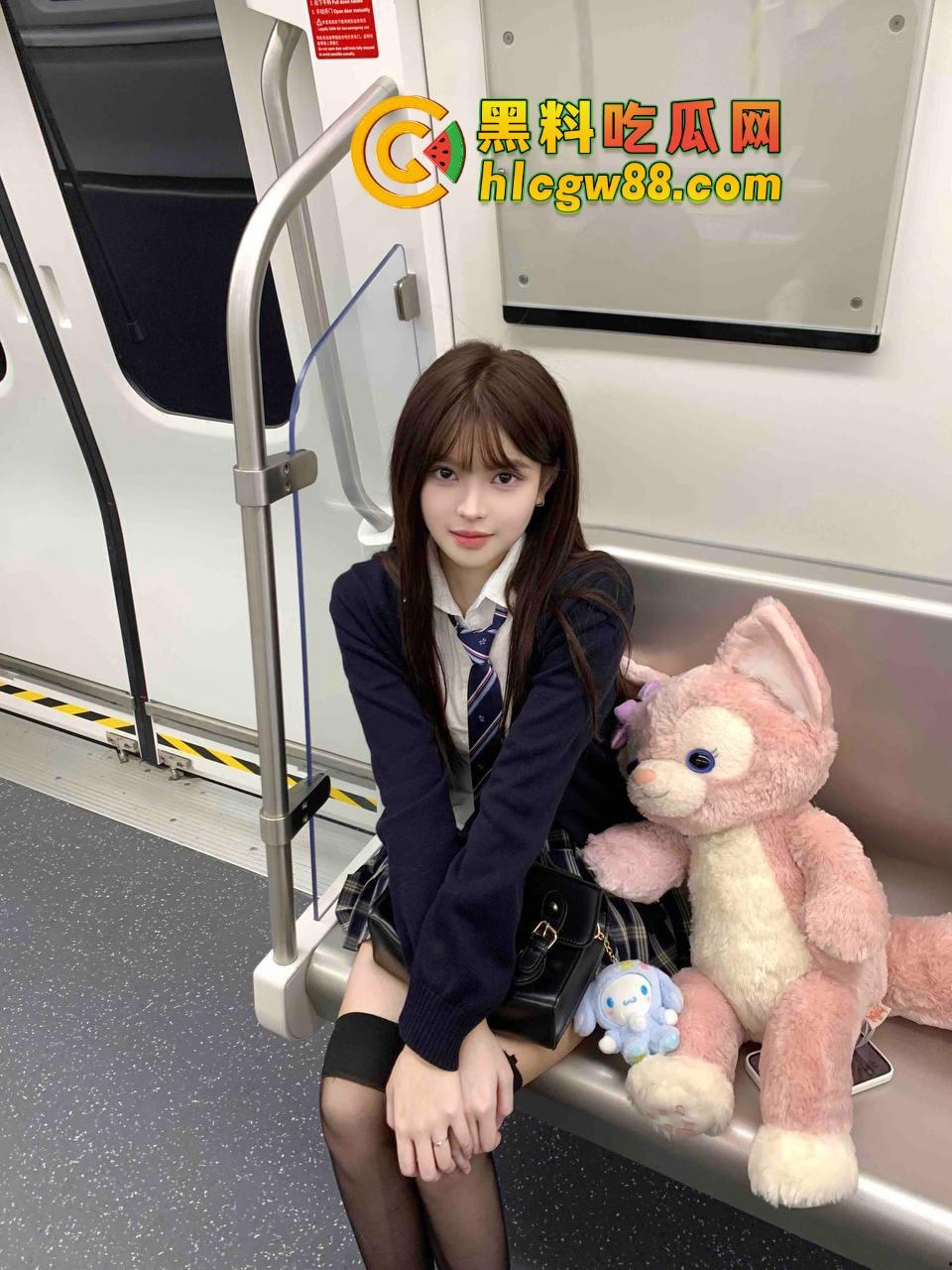 驻马店极品拜金女『袁姗姗』168得身高36D奶量惊人，水多穴紧被操三年，最后还是投奔迈巴赫大爷！-2