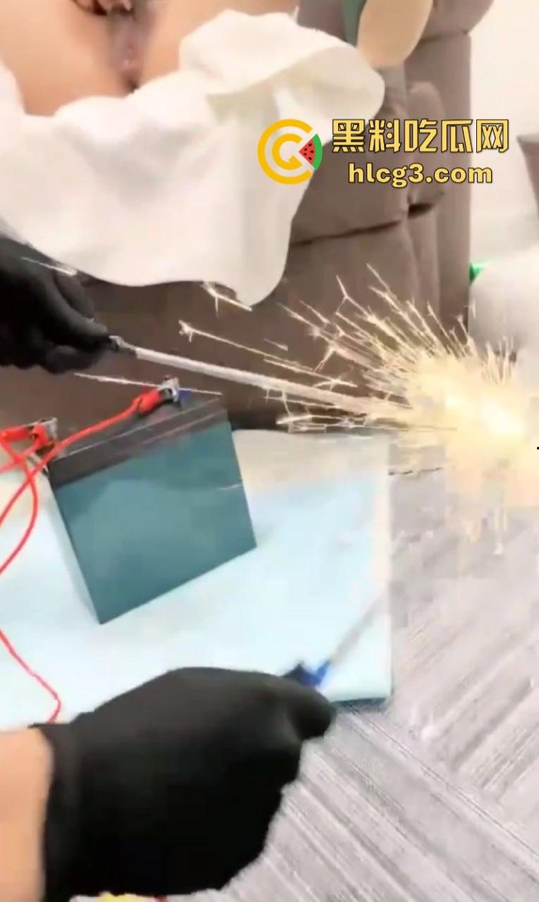 现代版十大酷刑之电击鲍鱼 电击调教黑丝高跟少妇 抽搐淫叫根本停不下来！-6