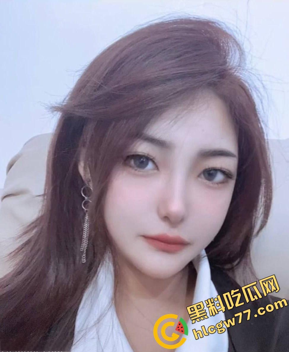 西安冰山女神『赵娜』外表清冷，床上喷白浆叫到破音，福利姬身份曝光，骚得会员脑溢血！-4