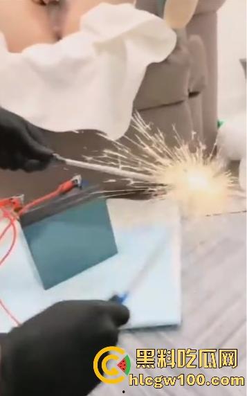 黑丝高跟电击鲍鱼了解一下，少女被调教到淫叫抽搐，带电的鲍鱼咬一口怕是连舌头都麻，你敢吃电击鲍鱼吗？-6